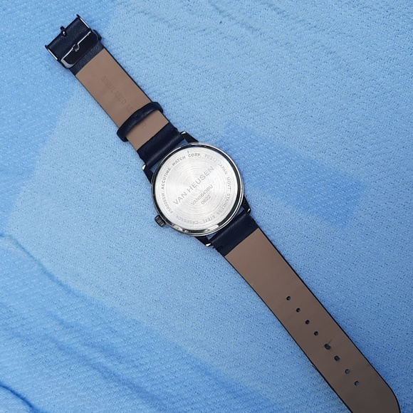 Van Heusen genuine black diamond watch - Picture 4 of 8